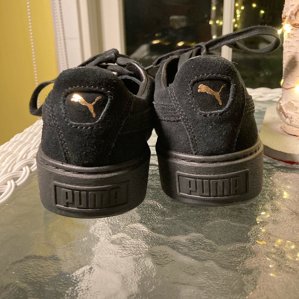 Puma Size 9 black and gold suede sneakers - Picture 6 of 8